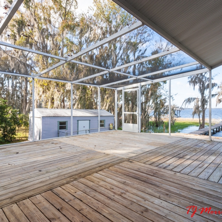 Screened-in Porch